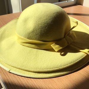 Vintage yellow hat! Super cute for a sunny day!